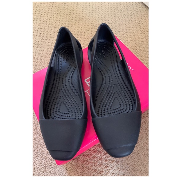 CROCS Shoes - NWOT crocs flats black waterproof